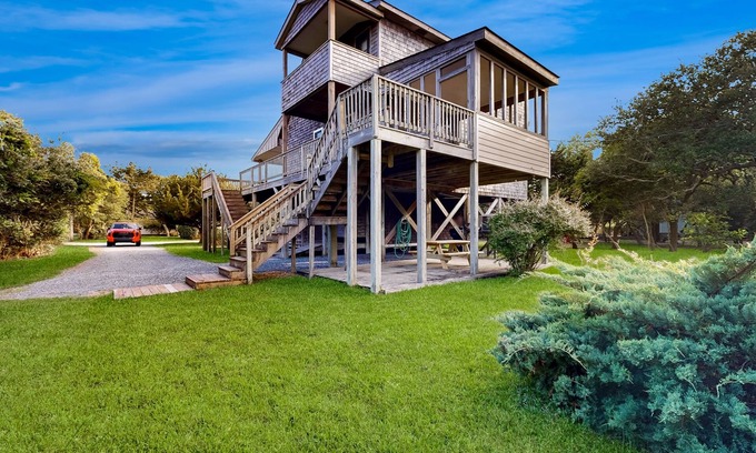 Buxton House | Serenity by the Lake-Spacious decks, peaceful retreat, and beachside bliss await