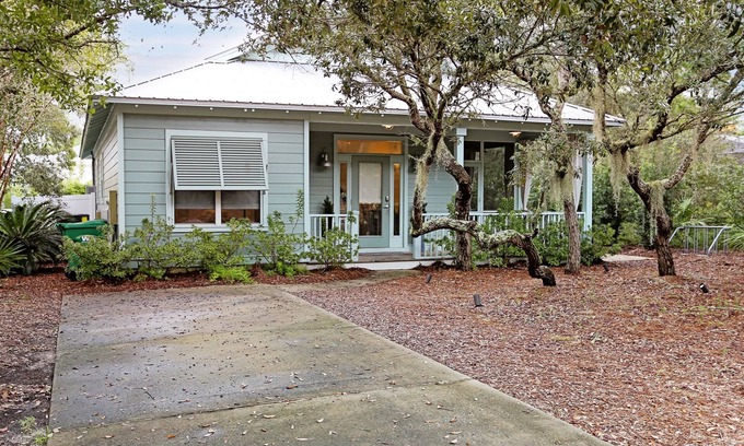 White's Gulfview House | Serenity Cottage-Pool, Private Beach- Dog Friendly
