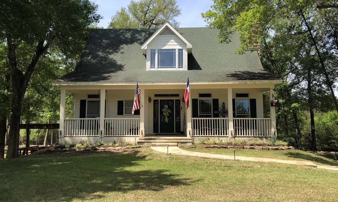 Round Top House | Serenity Hill - Round Top. Just around the corner from Henkel Square