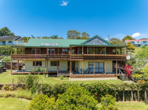 Mangonui House | Serenity Hills - Mangonui Holiday Home