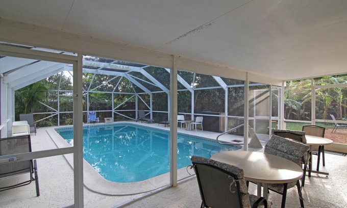Lake Park House | Serenity Palm | Perfect Stay for Groups!