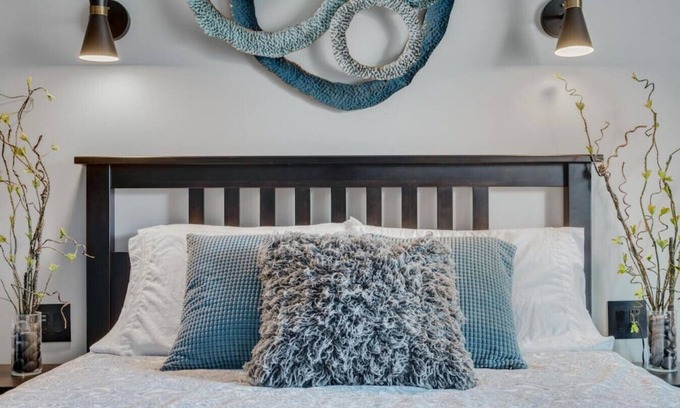 Berlin Apartment | Serenity Suite · Romantic Getaway on Main Street - Serenity Suite