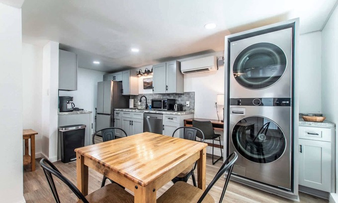 Del Mar Apartment | Serenity Suites C Sum