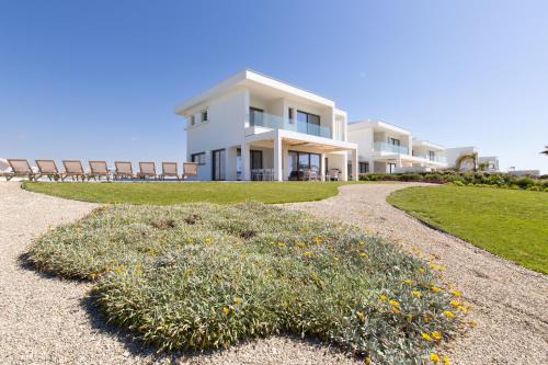 Softades Villa | Serenity Waves Villa 1