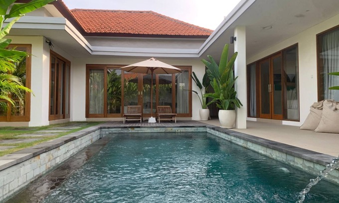 Cemagi Villa | SESEH 3BR 3BA beach 400M w Cook