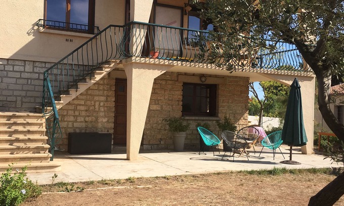 Sete Apartment | SETE rental 500 meters from the beaches, quiet residential area with trees.