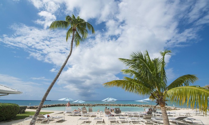 Seven Mile Beach Condo | Seven Mile Beach -2nd Floor Beach View at Sunset Cove