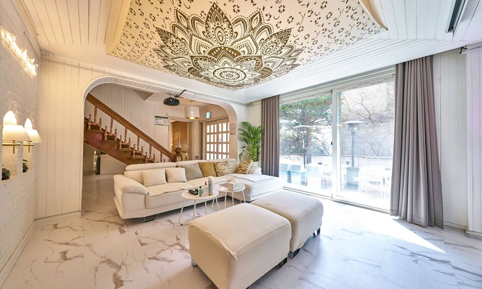Seongbuk-dong House | SG Tailored Serviced Home 5 MIN walk from Hansung univ. stn