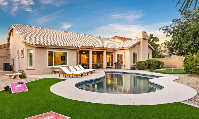 Paradise Plaza House | Shadow Mountain Retreat- Perfect location, Pool, Games, & Hiker's retreat