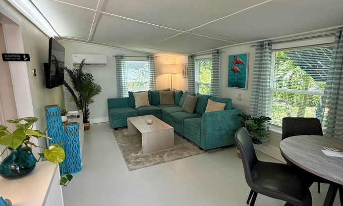 Stuart Cottage | Shady Acres Owner’s Suite