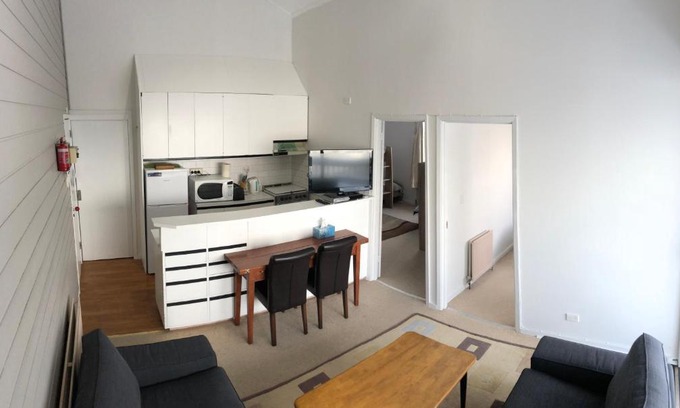 Hotham Heights Apartment | Shamrock Apartment 4