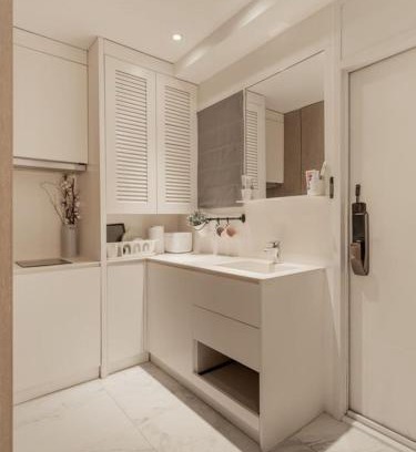 Jing'an Apartment | Shanghai Hills & Gefii Fifty Shades of Grey close to Jing'an Temple