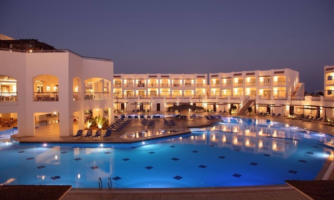 Sharm El Sheikh Resort | Sharm El Sheikh Getaway | 4 Pool Rooms + Spa, Karaoke, Diving & All Meals