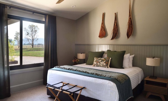 Bombira Villa | Shawwood Winery - Luxury Mudgee Farm Accommodation, Newly built with space, views close to town and wineries