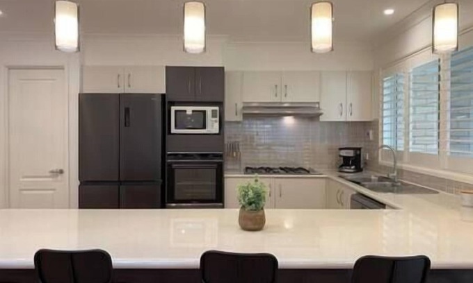 Shell Cove House | Shell Cove Holiday Home - Marina,Beach,Golf,Shops