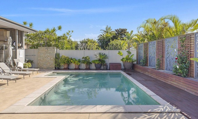 Shelly Beach House | SHELLY BEACH HOUSE - FAMILY FRIENDLY WITH POOL, WALK TO BEACH