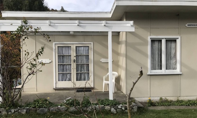 Queenstown City Centre Cottage | Shemara Quaint Cottage - 5 mins walk to town