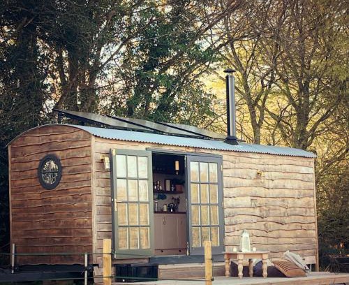 Battle Other | Shepherds Hut Farm Stay - The Nest