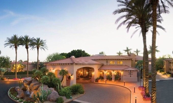 North Scottsdale Villa | Sheraton Desert Oasis Resort 1 BR Villa - 12 min. walk to TPC golf Feb 6 - Feb 9