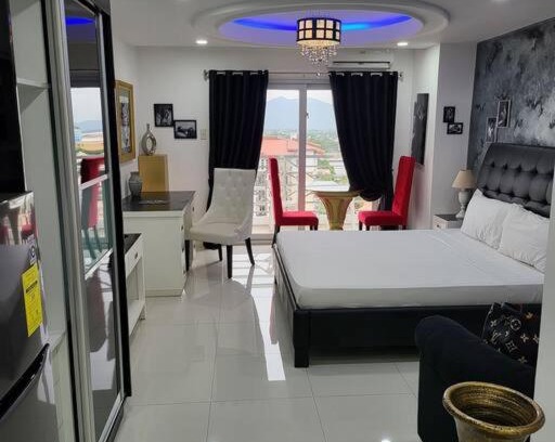 Balibago Apartment | Sheryll Escapes - Kandi Palace Posh 9th floor new studio with King bed and housekeeping