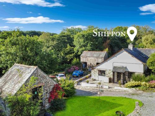 Swimbridge House | Shippon, Nr Barnstaple with outdoor seasonal pool, free wifi and on-site parking