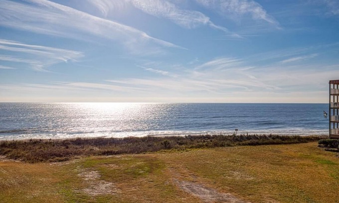 Sneads Ferry Condo | Shipwatch Villa 1303 / Community Pool, Internet!!