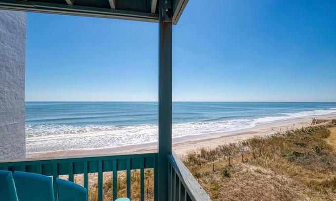 Sneads Ferry Condo | Shipwatch Villa 1309 / Internet, Community Pool, Elevator!!