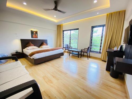 Jejuri Hotel | Shivanand Residency