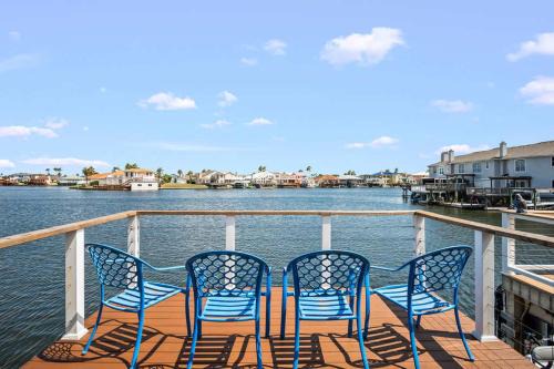 Corpus Christi House | Shore Thing Waterfront Dock Family Fun