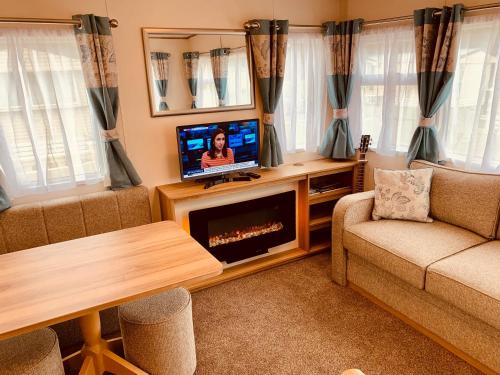 New Forest District Resort | Shorefield country Park, where the New Forest meets The Sea, passes for all entertainment included