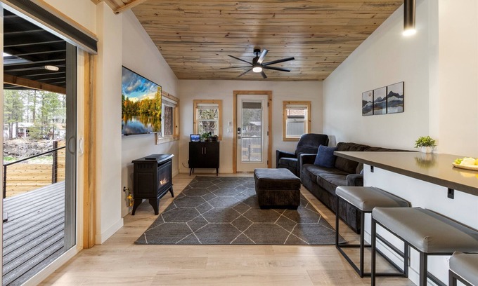 Pinetop-Lakeside Cottage | Shoreline Village Cabin 4
