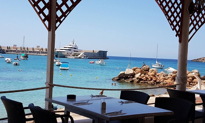 Calvia Apartment | SHORT BREAKS ALSO AVAILABLE - Exclusive Spacious Apartment Directly on Beach