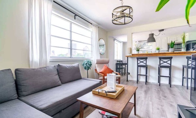 Victorian Village House | Short North/Downtown | Walk to Convention Center | Free Parking | 5,800+ Reviews