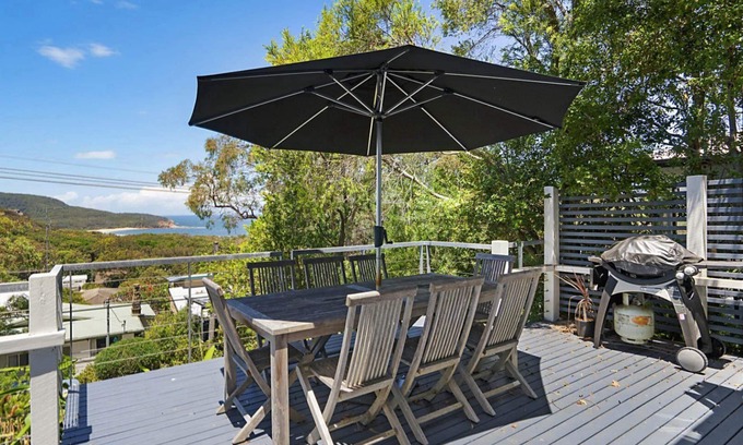 Killcare House | 'Short Stroll to Killcare Beach' by Accom Holidays