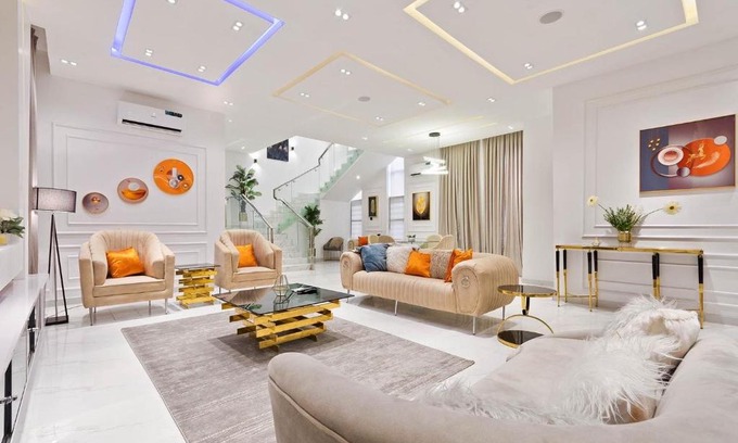 Ofin Villa | SID LUXURY SHORTLET LEKKI - Lagos with Swimming Pool, PS 5, Snooker & Table Tennis