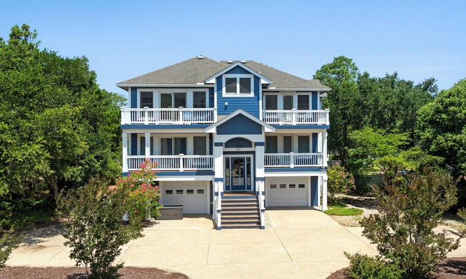 Corolla House | Sidebar: Saltwater Pool, Game Room, Club Amenities