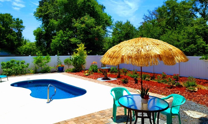 Westside House | Sierra Garden with private pool