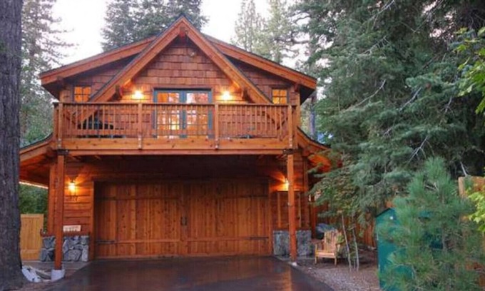 Lake Forest Cabin | Sierra View Bedroom · Private Cozy Lakeside Studio