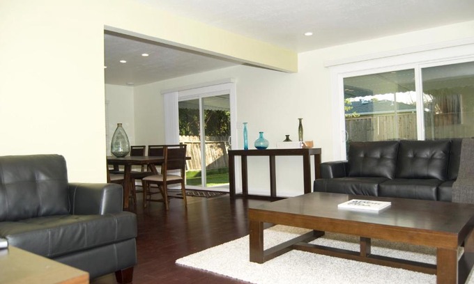Rex Manor Apartment | Silicon Valley Stays Casa Tres