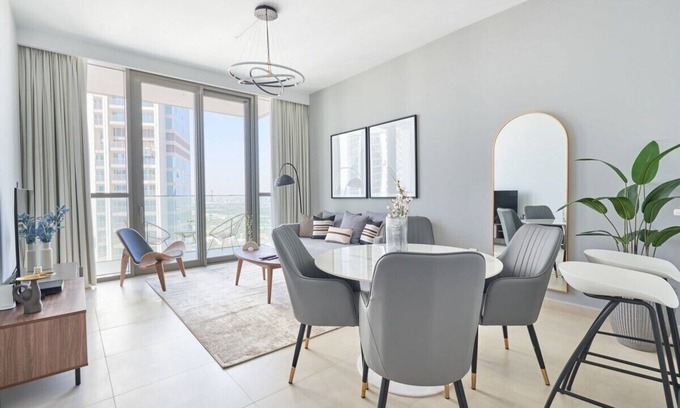 Za'abeel 2 Apartment | Silkhaus Stylish 2 BDR | Pool and Gym | Downtown
