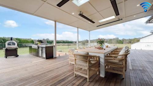 East Kangaloon House | Silos