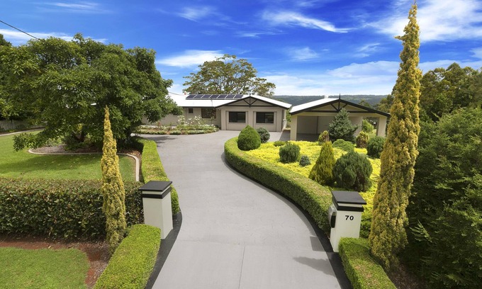 Montville House | Silver Ash Escape - Your Next Getaway to The Rolling Hills of Montville