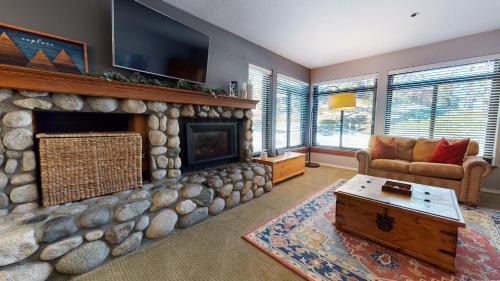 Mammoth Lakes Apartment | Silver Bear #30 condo