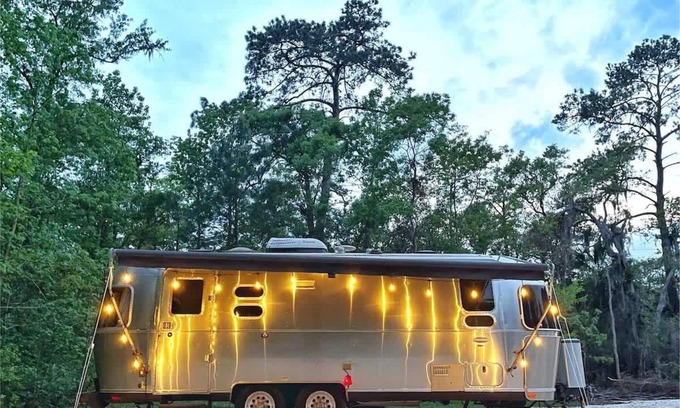 Whitemarsh Island House | Silver Belle Airstream Glamper Near Tybee & City