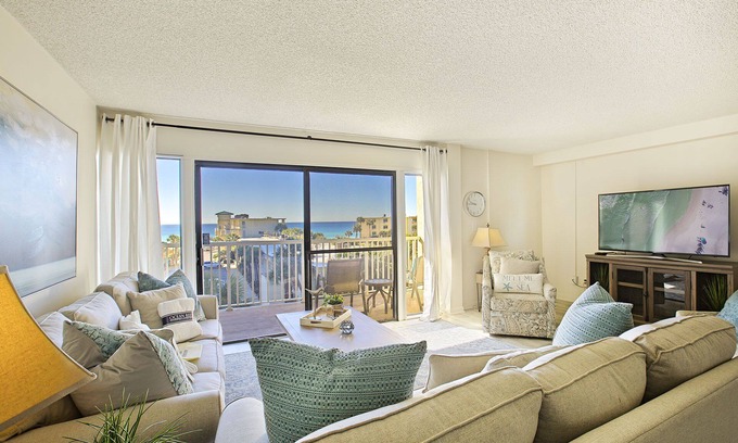 Destin Condo | Silver Dunes 40 - Gulf Front, Community Pool, Exercise Room, Game Room!
