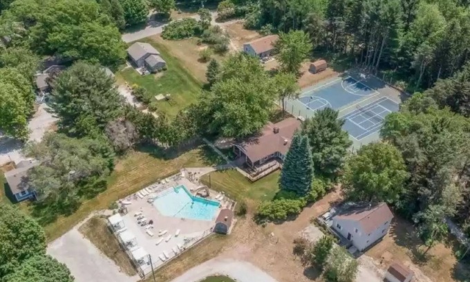 Silver Lake House | Silver Lake Home with beach access, neighborhood pool and games!