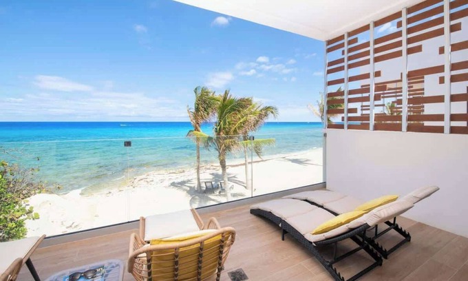 Old Man Bay Condo | Silver Reef #2 - 2 BR LUXE Oceanfront & Pool