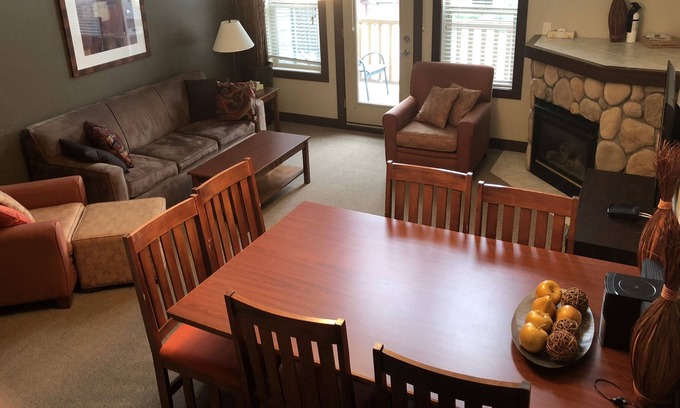 East Kootenay Condo | Silver Rock Condos | Hot Tub | Steam Room | Indoor Pool | Mountain Views