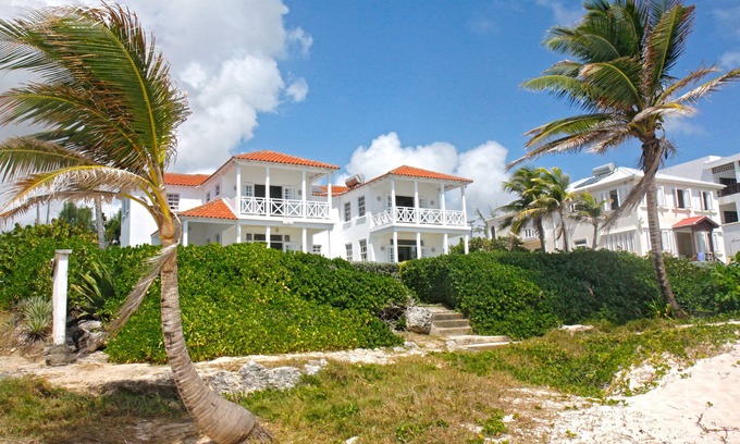 Silver Sands House | Silver Sands Beach Villas are great for family-friendly activities, surfing and relaxation