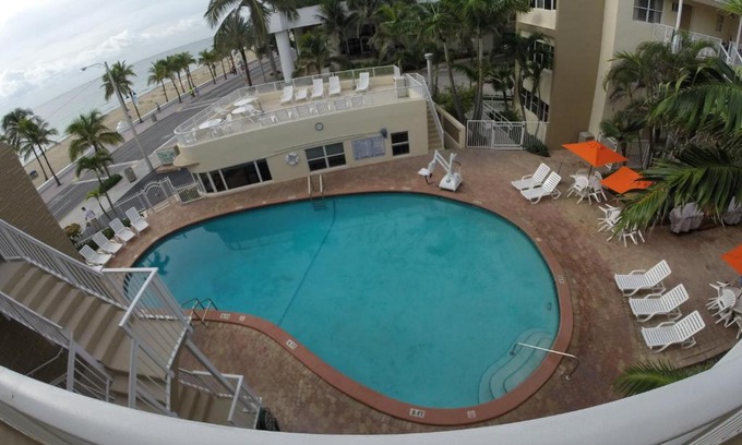 Central Beach Resort | Silver Seas Beach Resort